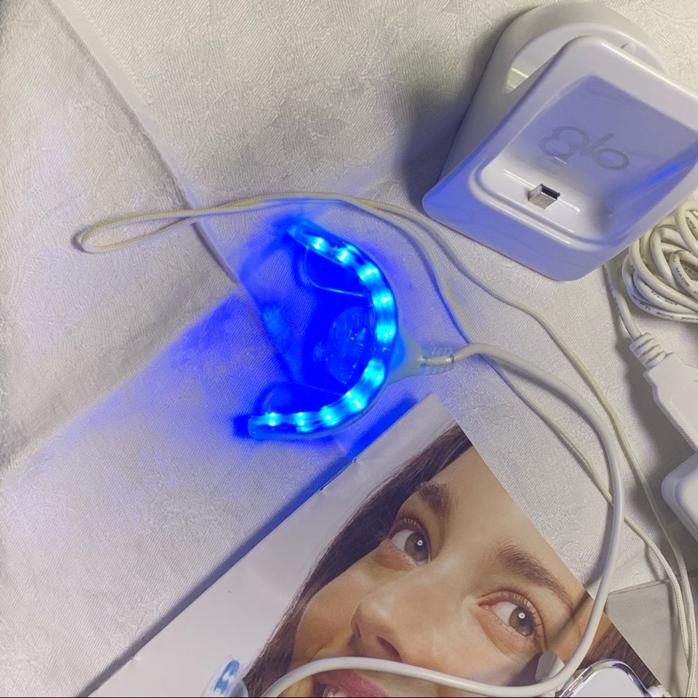 GLO Brilliant Teeth Whitening System - Picture 8 of 12